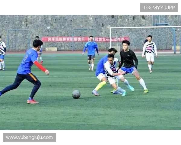 足球激荡青春梦想凝聚力量见证绿茵场上拼搏与荣耀时刻